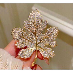 Gorgeous Leaf Brooch